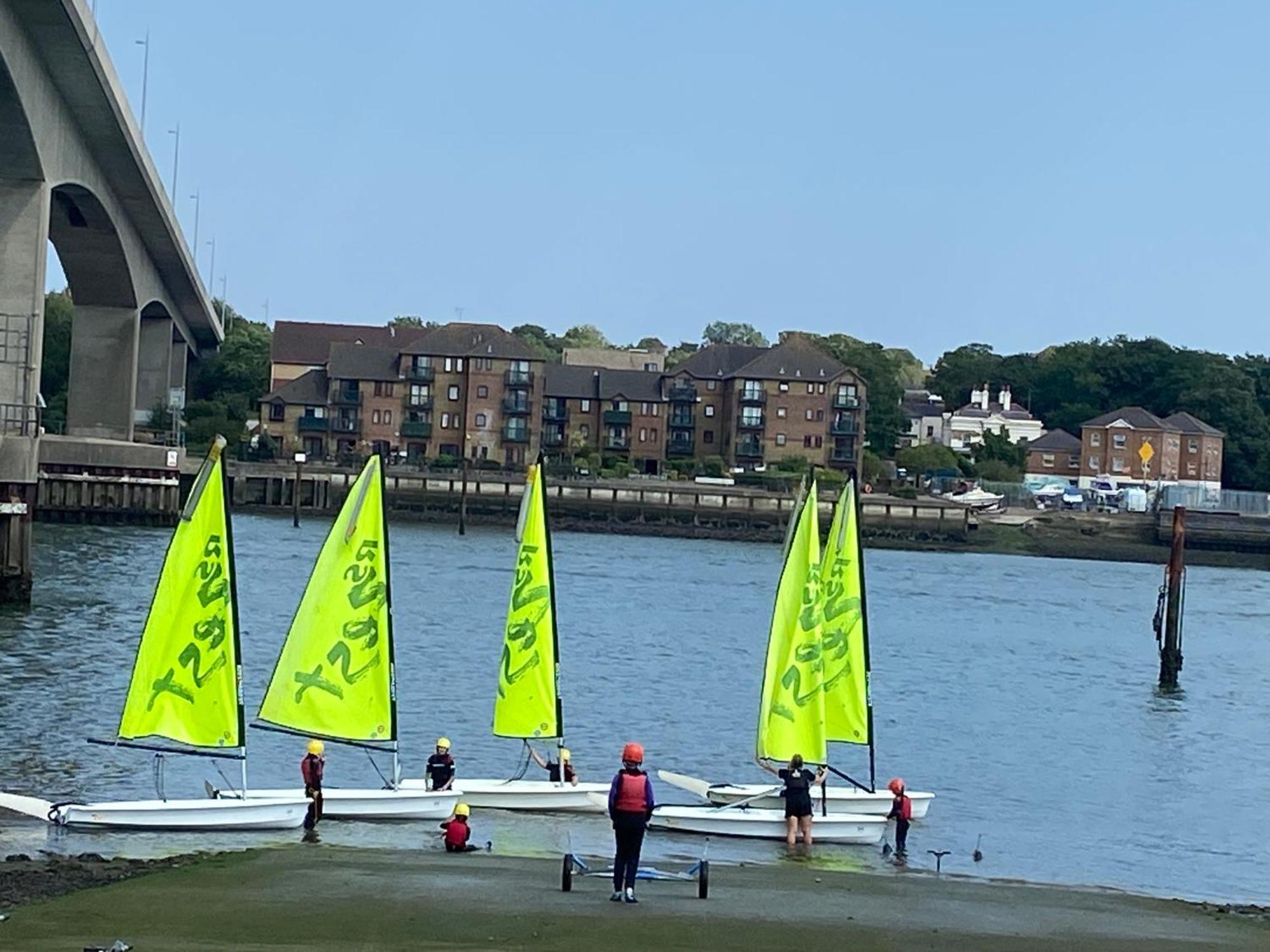 2 Bedroom Near Ocean Village Marina Port Apartment Southampton Exteriör bild